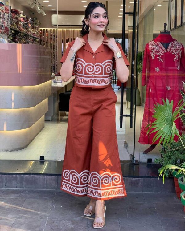 Laidback Luxe ? Embroidered Floral Dress with Printed Touch (M) - Image 3